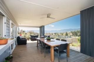 Fairway views entire home - Matamata - 3