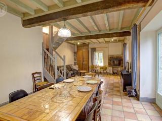 Gîte en pierres avec jardin, cheminée et accès direct aux sentiers de randonnée - FR-1-496-10 - Salt-en-Donzy - 8