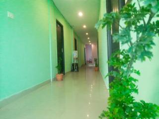 skywayrooms near Suganya convention centre,kamachi hotel,NT mahal 1km bus stand - 8