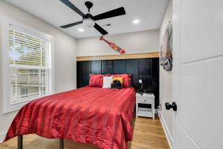 Ocean Lakes getaway 6bd with arcade game table - 2