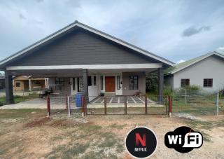 Mikaeel Homestay Beserah Kuantan - Kuantan - 0
