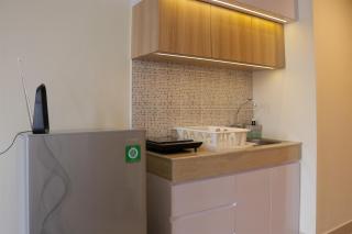 Comfortable and Strategic Studio Apartment Evenciio Margonda By Travelio - Depok - 3