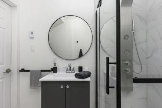 Three bedroom chic condo downtown Montreal - 7