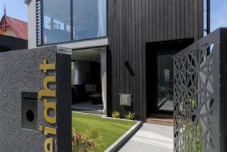 Modern Luxury in New Plymouth - New Plymouth - 9