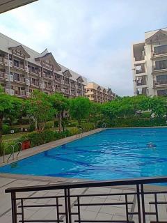 The Redwoods SM Fairview with Balcony - Manila - 5