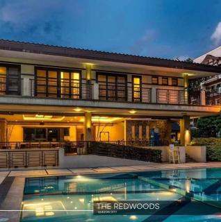 The Redwoods SM Fairview with Balcony - Manila - 0