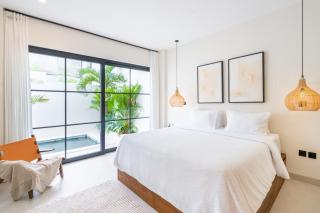 Villa Ella Private Pool & Rooftop in Canggu - Tumbak Bayuh - 4