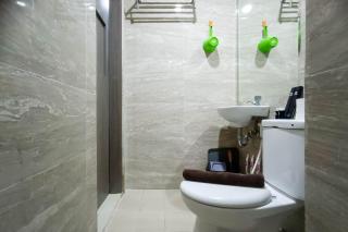 Relaxing Studio at Vida View Makassar Apartment By Travelio - Pampang - 1