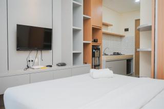 Fully Furnished and Cozy Studio Apartment at B Residence By Travelio - Tangerang - 7