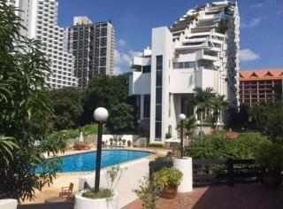 Amazing Spacious Seaview Condo - 1