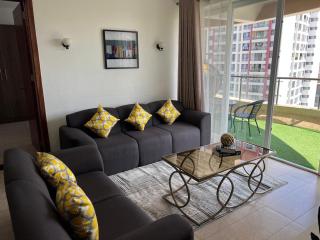 Cozy with amazing city skyline and infinity pool - 0