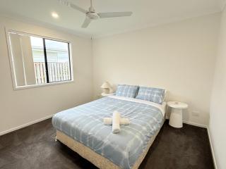 Little Santorini Retreat - Family Home near Theme Parks - Pimpama - 6