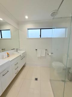 Little Santorini Retreat - Family Home near Theme Parks - Pimpama - 1