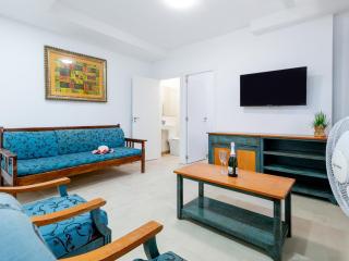 1H. Cozy Las Flores with Pool - - 1