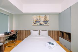 Comfortable Pool View Studio Room at Gateway Park LRT City Bekasi Apartment By Travelio - Bekasi - 6