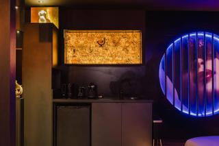 Love Room Les Private Places - Lit King Size et Jacuzzi Privé - Orléans - 4