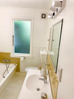 Family and pet friendly with stunning seaviews - 3