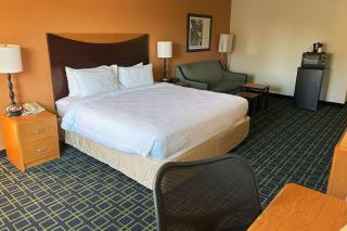 Country Inn & Suites by Radisson, Fayetteville I-95, NC - Fayetteville - 3
