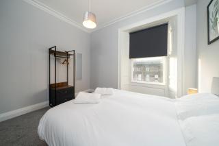 Lochside Apartments, Apt C - 4