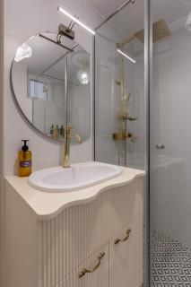 Maison Elysee - An Elegant Apartment in Piata Romana - Bucarest - 3