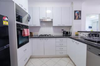 Spacious and charming 2 bedroom Rosebery Apartment - Sídney - 5