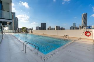 Savis Home 1BR in Binghatti Venus - Enjoy the City Skyline View - 5