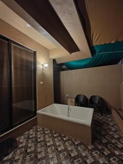 The Sharva 1 by Shiva stays with open air Bathtub, close to Varca beach - Varca - 7