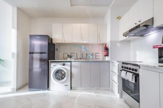 Unbeatable Deal Lovely 2BR with Partial Canal Views by Deluxe Holiday Homes - Sabkhah - 7