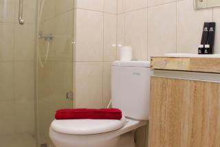 Warm and Homey 2BR at Springlake Summarecon Bekasi Apartment By Travelio - Bekasi - 6
