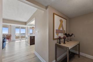 1021 - Shoreline Towers - 3 Bedroom Beachfront Condo - Destin - 8