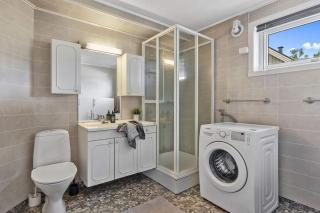 Enkelt sentralt rom Mo I Rana delt bad - - 2