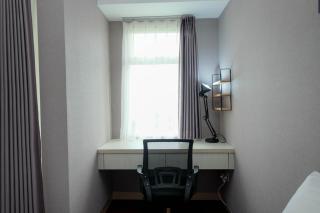 Fancy and Nice Studio Apartment at Springlake Summarecon Bekasi By Travelio - Bekasi - 4