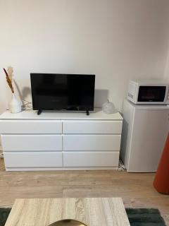 Chambre familiale indépendante avec salle de bain privée - 1