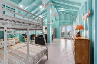 Beautiful Sunset, Perfect Beachfront Pool Home, Sleeps 13 - 8