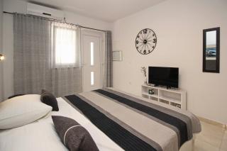 Apartments Karamarko - Baška - 4