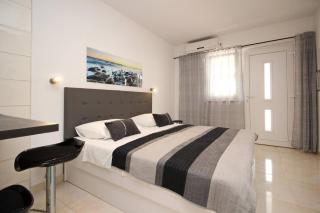 Apartments Karamarko - Baška - 1