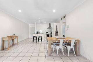 Oceanbreeze Apartment in Cairns North - Cairns North - 8