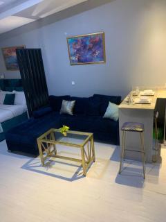 Balcony Open-Plan Studio Units - Lekki phase 1, WI-FI, one with balcony, the other without - 1