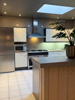 Villa 't Boshuys - a private and green location for families or friends up to 16 guests - Den Ham - 3