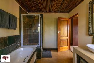 Zebula Golf and Wildlife Estate - Aardwolf Pax 10 - Moi Signature Luxury villa - Mabula - 0