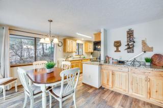 Deck and Fire Pit Cozy Cabin at Terrace Lakes! - Crouch - 4