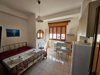 Monolocale Agesidamo - Locri - 8