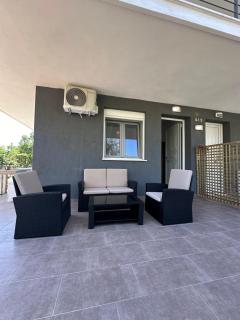 Thekla Guesthouse - - 9