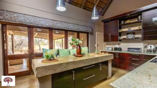 Zebula Golf and Wildlife Estate - Africa Breathing Pax 8 - Moi Signature Exclusive Villa - Mabula - 5