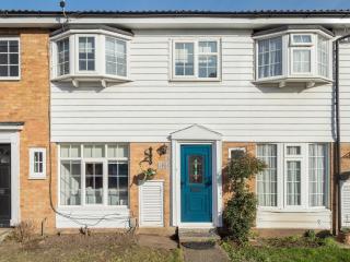 Pass the Keys Stylish Family Friendly 3 Bed Home in Borehamwood - Borehamwood - 8