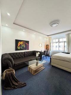 Bright Stay, 7BR Shared Apt Only 13Min to Belvedere Palace - Vienne - 2