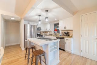 Modern 3-Bedroom Escape in Northwest Reno - Reno - 2