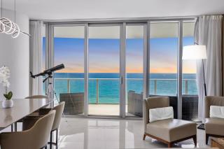 Ventur Beachfront Luxe Condo - Lyfe Beach Resort - Hollywood - 0