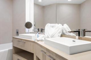 Ventur Beachfront Luxe Condo - Lyfe Beach Resort - Hollywood - 9