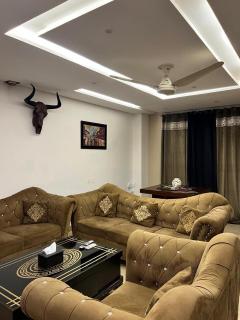 Entire Luxury 2 Bed Apartment Near Airport DHA Phase 8 - Lahore - 8
